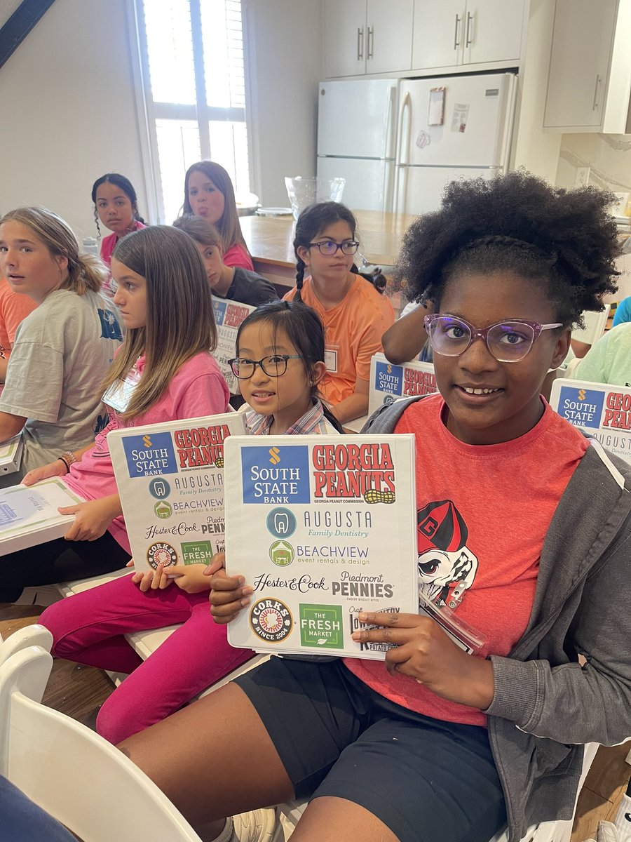 gapeanuts's tweet photo. The Georgia Peanut Commission proudly sponsors the VeryVera Cooking Camp in Augusta, Georgia all summer long. Campers learn about all things related to cooking and kitchen cleaning during their week at camp. 🥜🍽️ #gapeanut #veryvera #cookingcamp https://t.co/nQOEaOLnLK