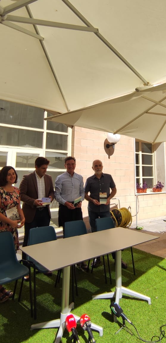 Presentación de la VII Edición de Un Patio de Cuentos <a href="/lariojaorg/">Gobierno de La Rioja</a> @elcolordelamirada @virginiaruizescribo

 #elPatiodelaBiblio #relatocorto #bibliotecadelarioja