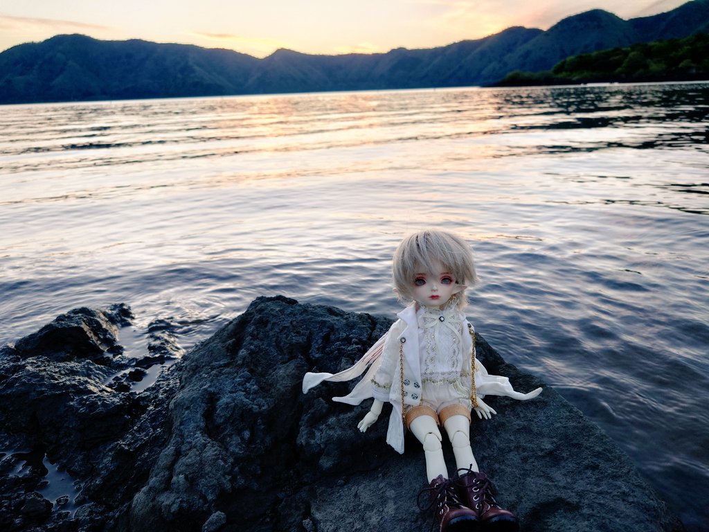 eisheilige19's tweet photo. #これぞ野撮と断言するドール画像を見せて下さい
富士五湖の思い出。
#ayodoll #dollzone #littlerain #heavyrain
#おはドル #うちのこかわいい https://t.co/dqy1fJi4oE