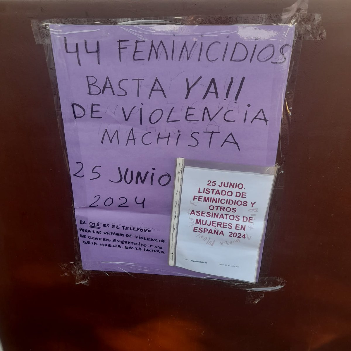 RosasTrece's tweet photo. Otro mes más, volvemos a colgar los feminicidios. 44 mujeres han sido asesinadas por hombres en contexto de violencia machista. 
Hasta cuándo?? 
Basta ya!!! https://t.co/D831EYU1Dx