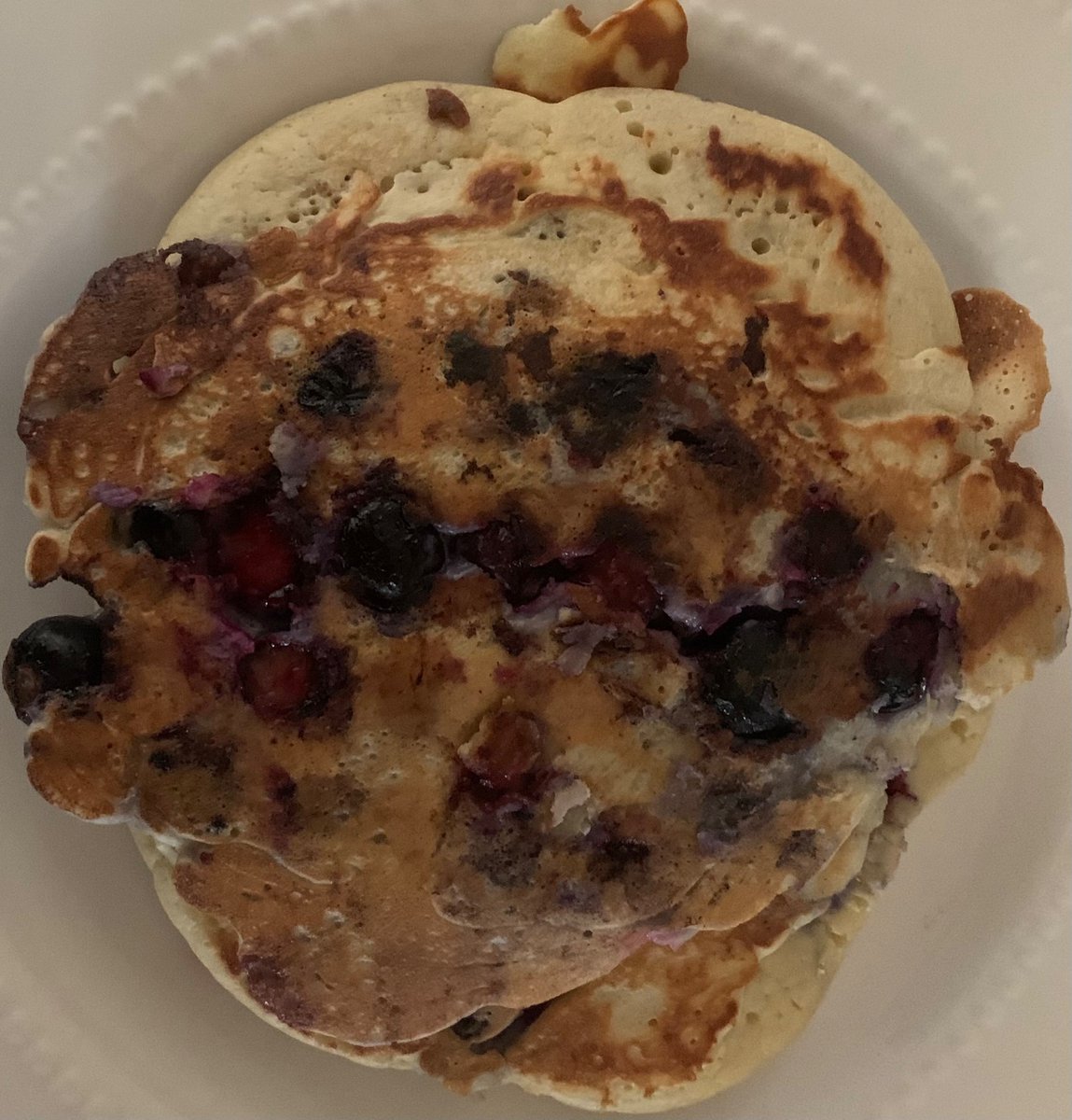 MayDeng16's tweet photo. I made blueberry pancakes.
#foodforce https://t.co/VQrDMr4oM2