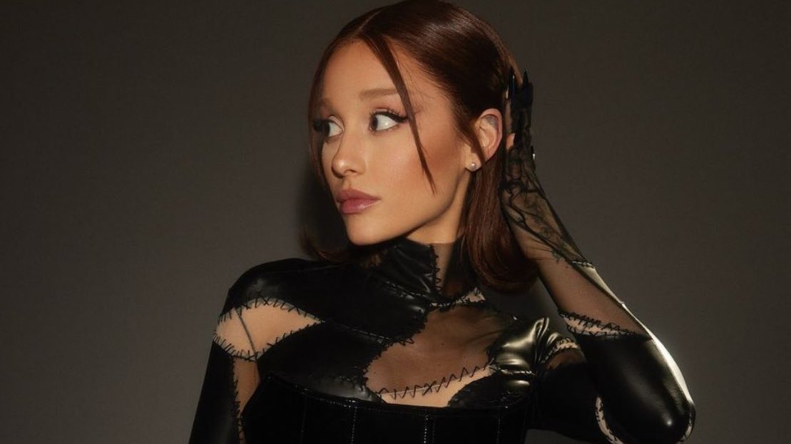 BuzzingPop's tweet image. Happy 31st birthday to the gorgeous and talented Ariana Grande. 🎈