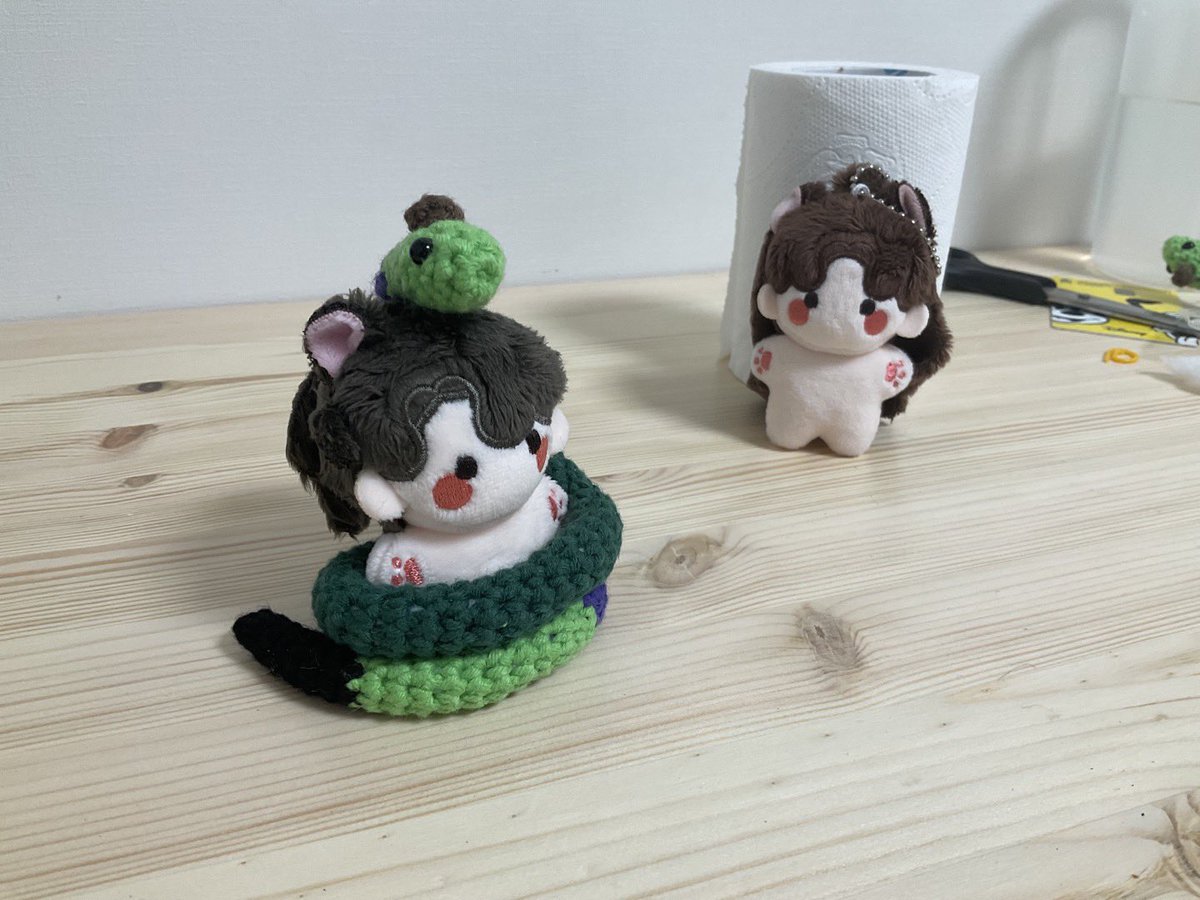 1so_cute's tweet photo. 💚 당보 얼굴 공개기념 RT이벤트 !!! 🐍
당보뜨개뱀을 리트윗하신 한분께 보내드립니다🥳 추첨은 7/2 웹귀 뜨면💕
두번째장은 사용예시🥳 https://t.co/9sS4vKLlYh