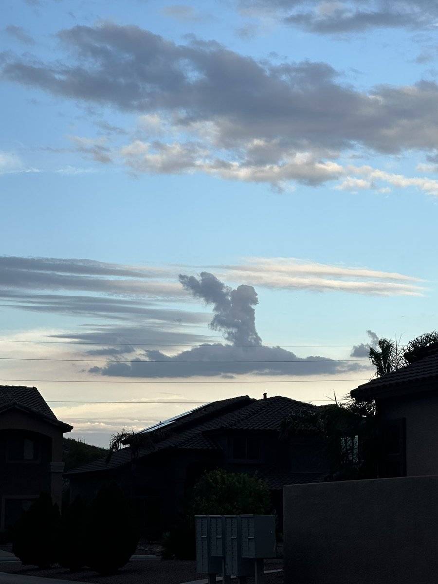 thejcbunch's tweet photo. Wow!! Look at this cloud tonight over our neighborhood. What do you see? https://t.co/jT6OOk8WS7