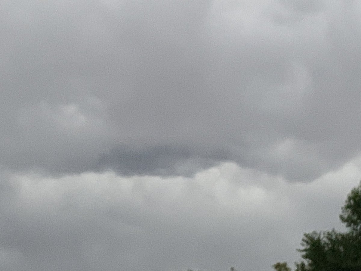 CrystalAnd22350's tweet image. Beautiful skies in Colorado this evening #cowx #Cowx