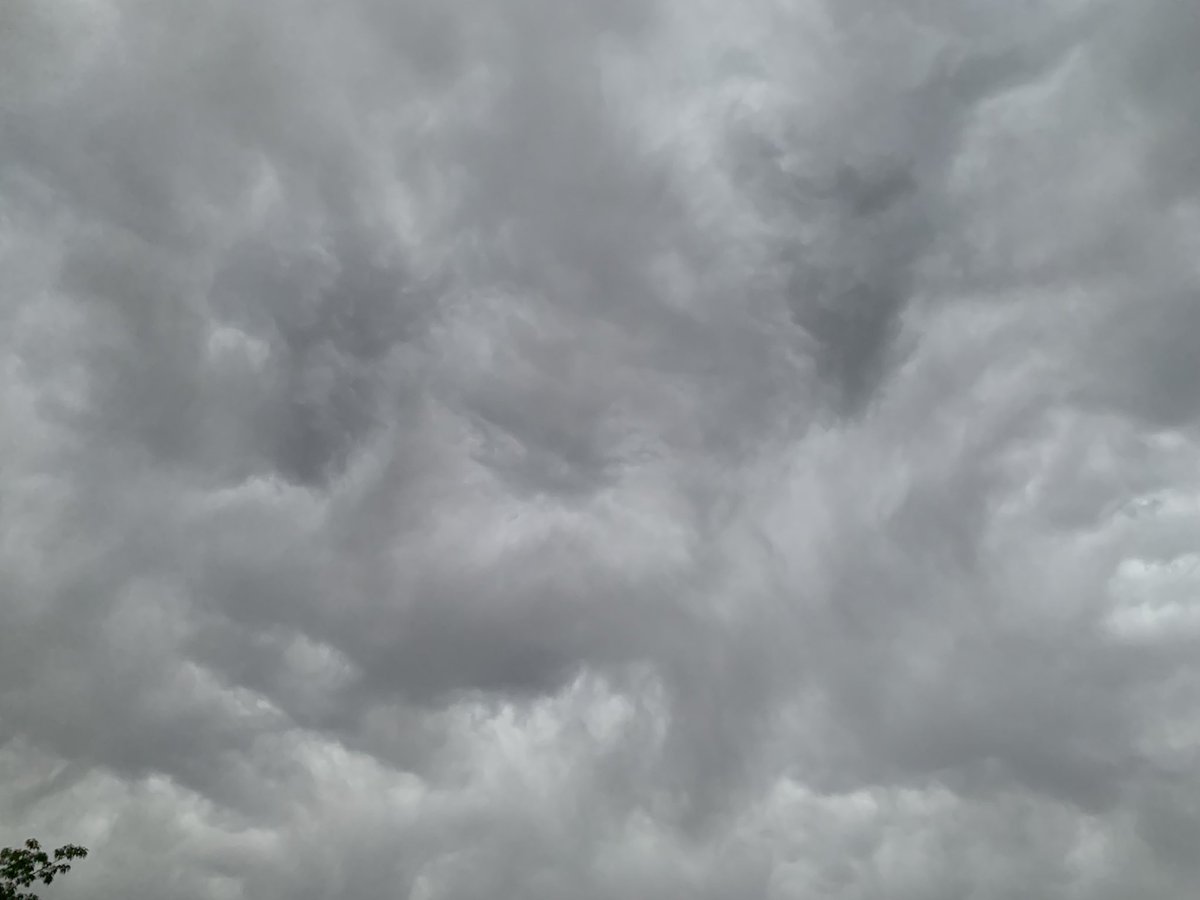 CrystalAnd22350's tweet image. Beautiful skies in Colorado this evening #cowx #Cowx