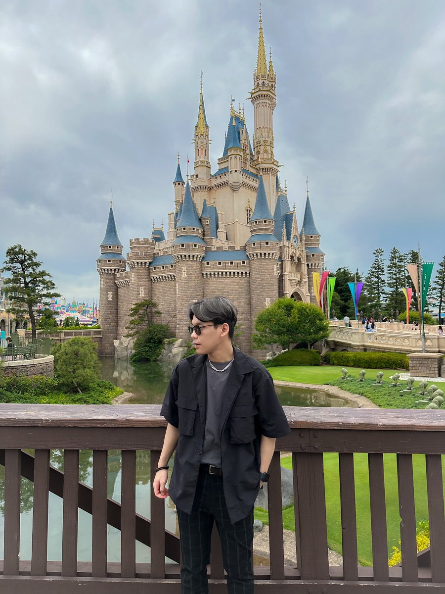setiiadidicky's tweet photo. 1000/100🌟 Thanks for providing the best experience in my day. 幸せでした。 #tokyodisneyland #tokyo #japan https://t.co/5rTFvdAUeW
