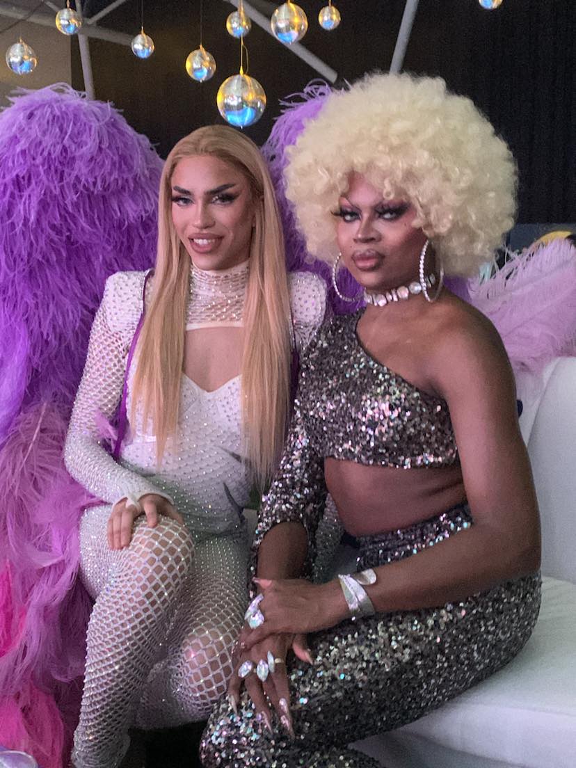 Memories of the #GetConnectedCan party last night <a href="/fiercalicious/">Miss Fiercalicious</a> <a href="/cherylmanmohan/">CherylM</a> <a href="/QuickBooksCA/">Intuit QuickBooks Canada</a> <a href="/IntuitAccts/">Intuit Accountants</a>