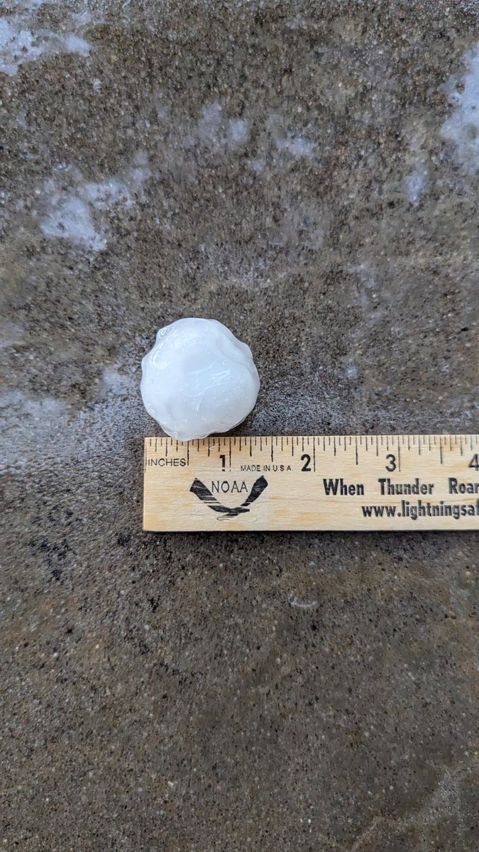 SvrWxFcstr's tweet photo. @NWSOmaha. Bellevue. 3N KOFF at 17:35. CDT https://t.co/1A1bu2lj38