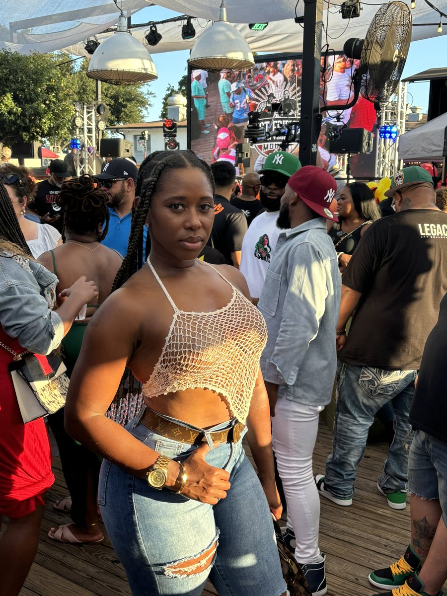crystalst1913's tweet photo. Summer Time Fine ❤️ #GodMorningTuesday #braids #beauty #goddess #fyp #viral https://t.co/m8OjFk6FgY