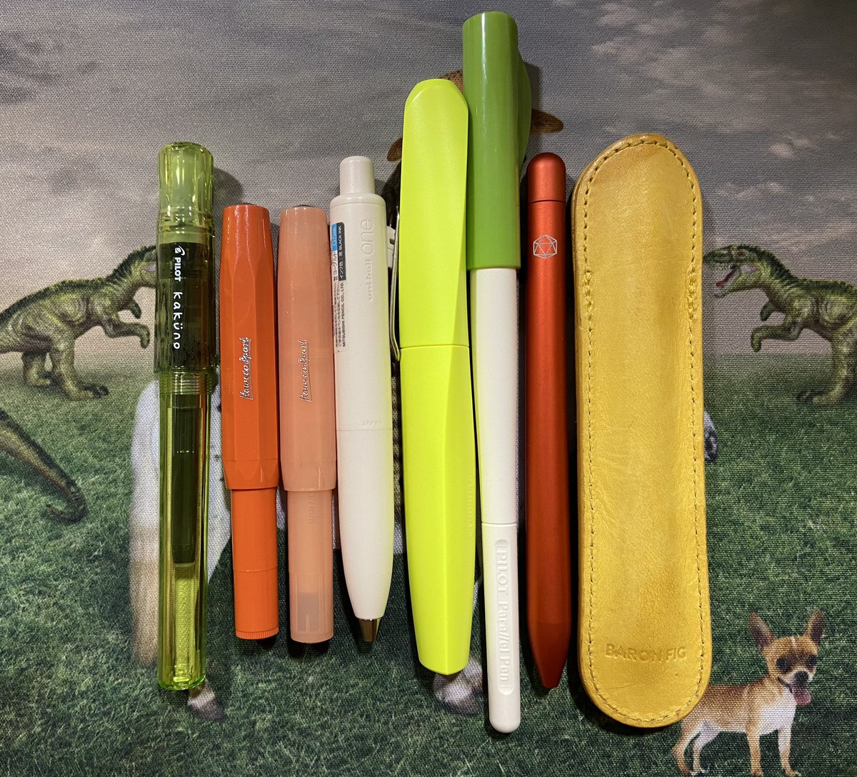 weja's tweet image. foundpen otherpens mousepad