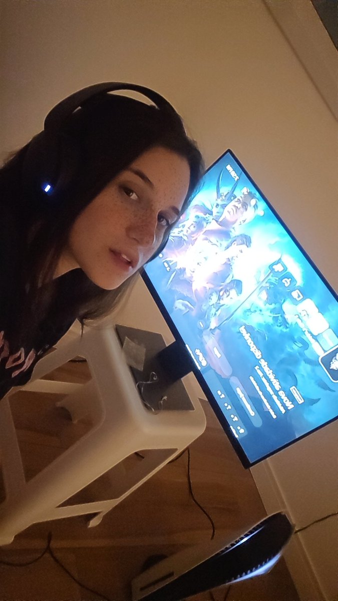 gabirrafael's tweet photo. gostaro do meu setup? tudo mto caro 🤓 https://t.co/U7NFbilGqA