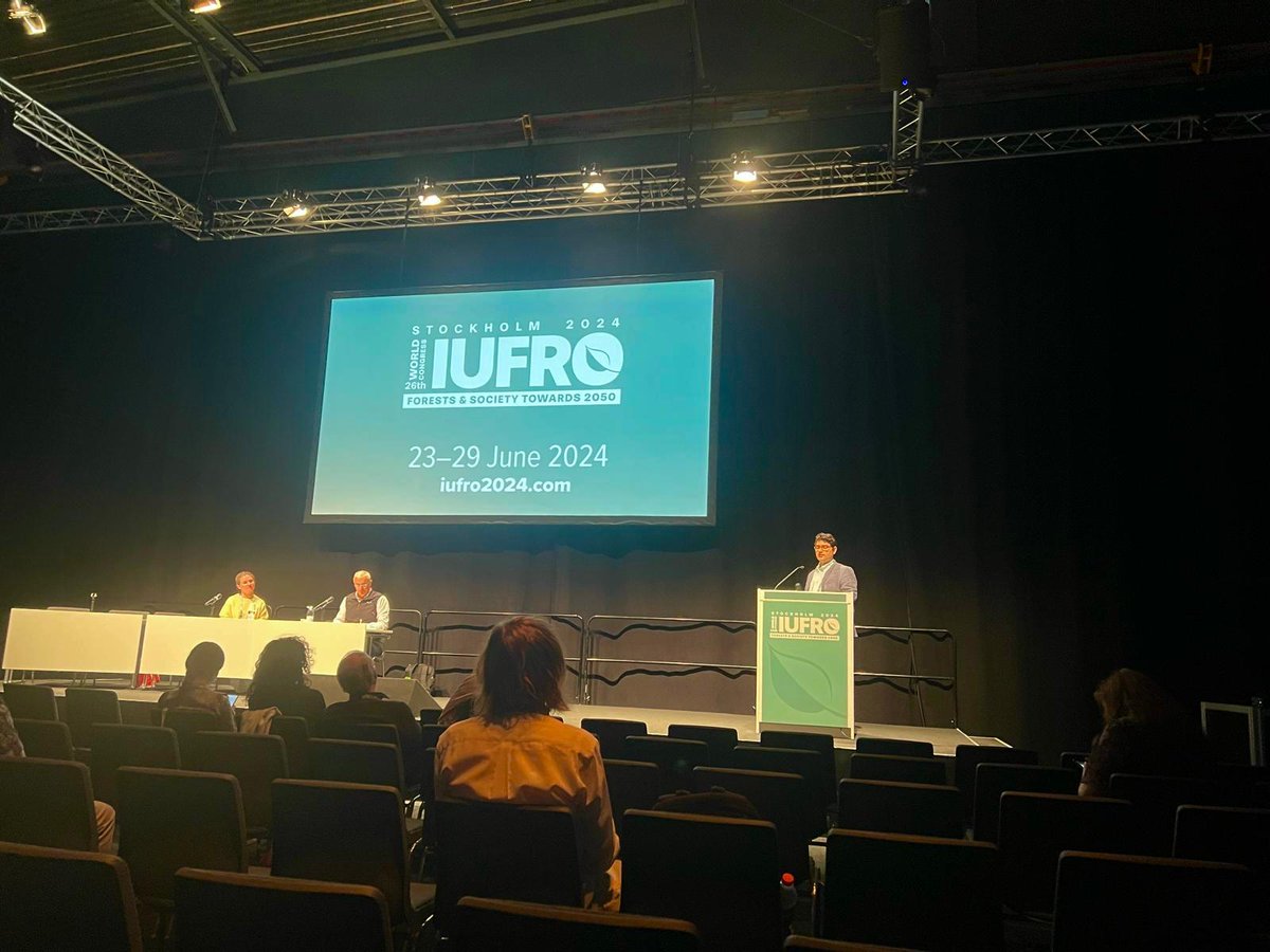 📢Excited to present our NASA CMS project on the Cerrado and carbon dynamics in Brazil at #IUFRO2024! Join us to explore groundbreaking research on carbon and fire monitoring in one of the world's most vital ecosystems. <a href="/SilvaLabUF/">Forest Biometrics, Remote Sensing and AI Lab🌲🌍🛰</a>  carlos-alberto-silva.github.io/silvalab/cms4d…