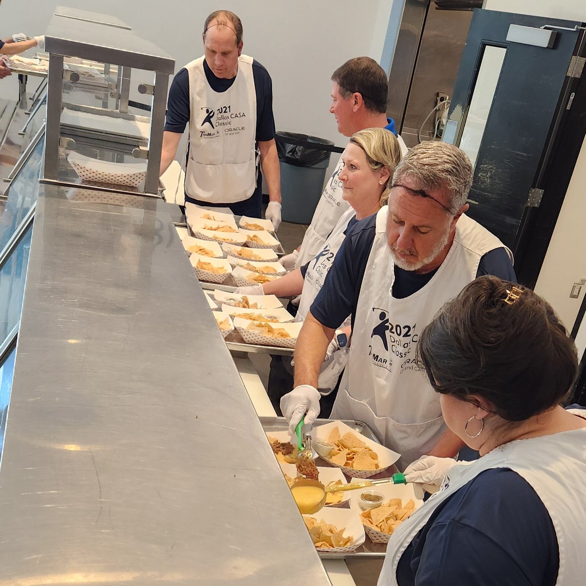 AustinStreetCtr's tweet image. Huge shoutout to the amazing team at Westmount Realty Capital, LLC! ⭐ Your 40 volunteers filled our shelter with joy and positivity on their Service Event Day. Your generous contribution of 73 volunteer hours and 10 Welcome Home baskets is truly appreciated. #HelpThemHome