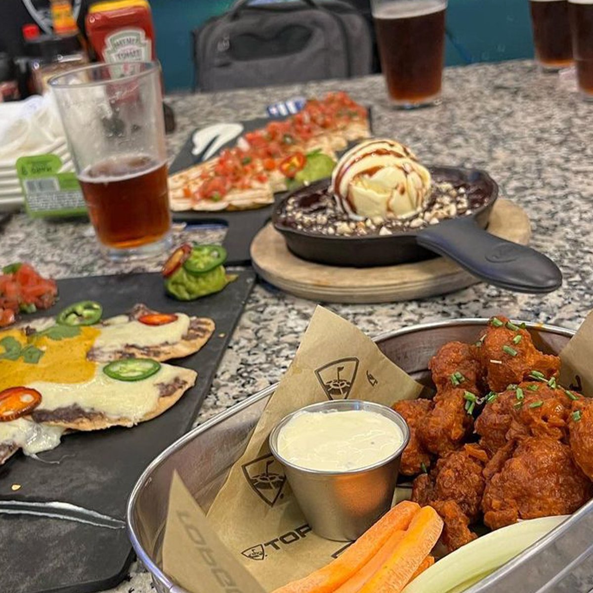 TopgolfMty's tweet photo. Razita + Diversión + Buena comida = Topgolf🏌️‍♂️🍻

#topgolfmty #venajugar #mty #nuevoleon #lifestyle https://t.co/s5pLahnvPA