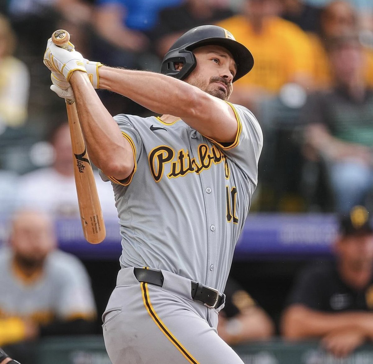 TheBuccoBeat's tweet photo. Bryan Reynolds now has the longest hit streak of the entire 2024 season (22-consecutive games) https://t.co/KQjxhBChiV