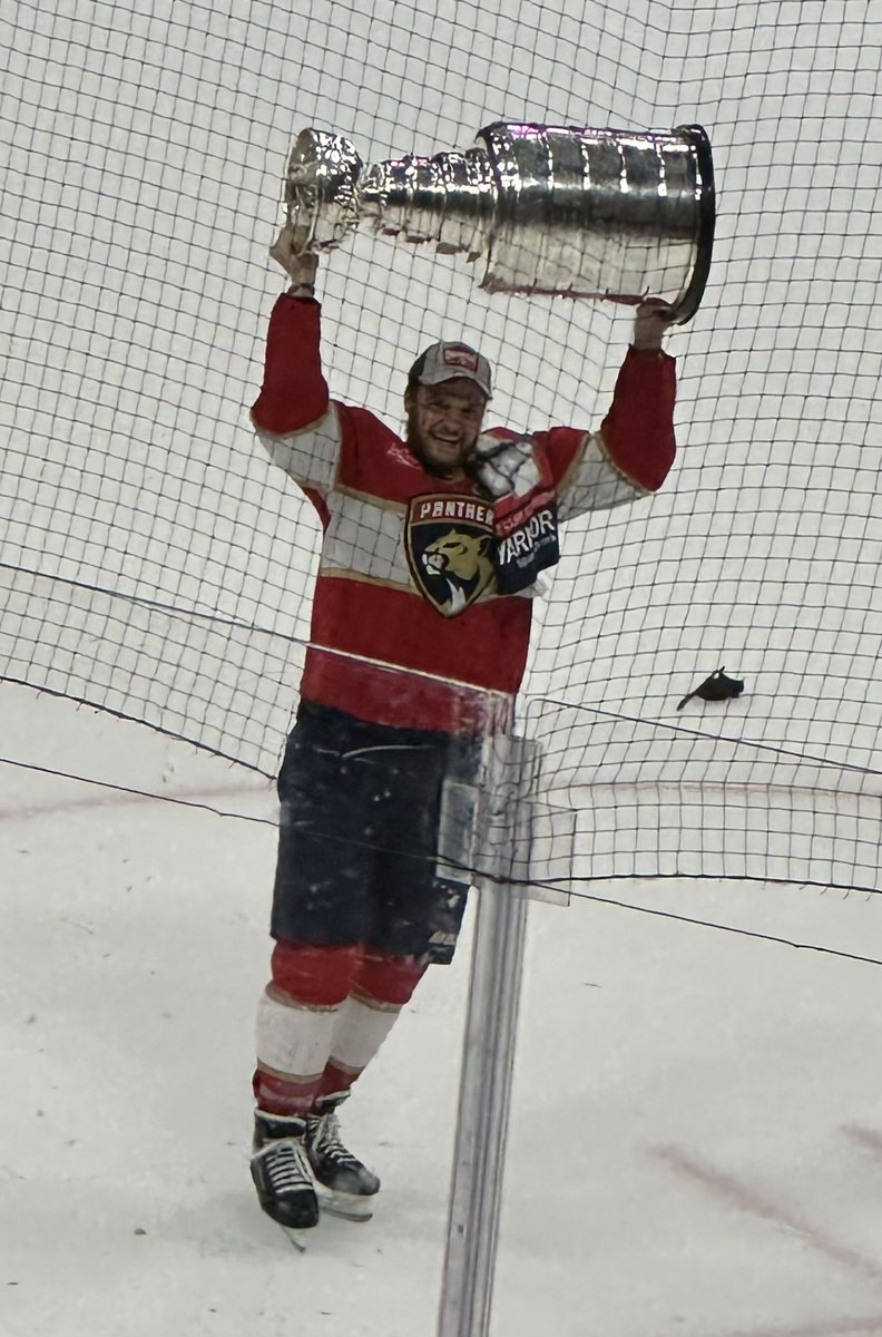 Thank you, captain #BarkovScores4JoeD 

(photo courtesy of <a href="/TWGator87/">Todd Wilpon</a>)