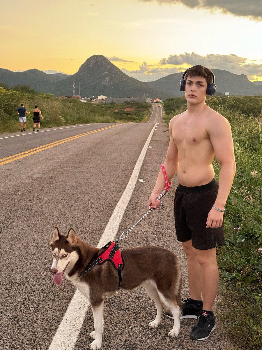 RyanPaiva131's tweet photo. Pós cardio 🌵 https://t.co/vJTAl641X9