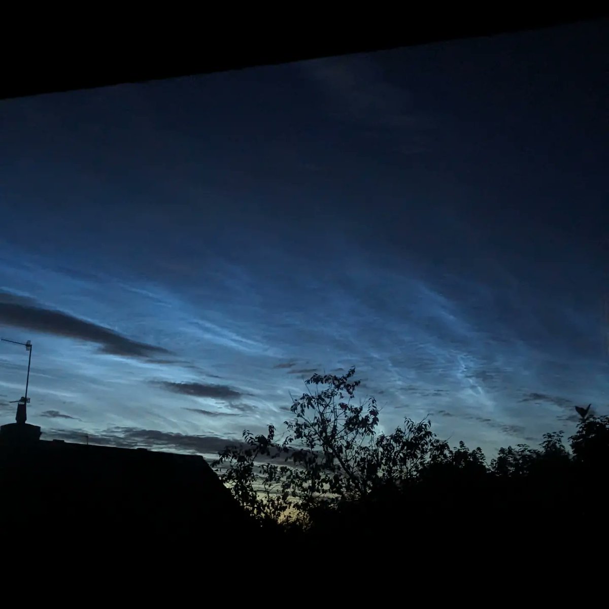 _nodancing's tweet image. What I think are noctilucent clouds, looking north over Belfast just after midnight. Decent!