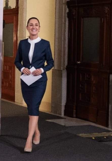 mary_ruiz2's tweet image. Que porte, que elegancia, que firmeza, que seguridad, que inteligencia, que maravillosa presidenta.
Que honor haber votado por ti @Claudiashein