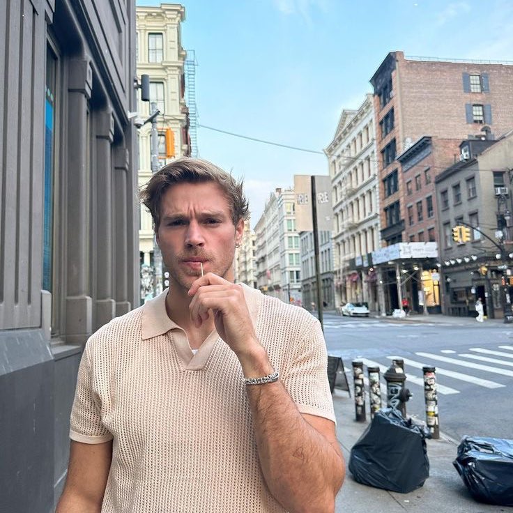 CITYSICILIA's tweet photo. ❛ 🍋 /  quαrtıerı › Zenitsu Agatsuma .ᐟ.ᐟ 

. . . 𝒃αırro › Terrabona.
. . . 𝒑rofıssão › Advogado
. . . 𝒔exuαıdαde › Bisexual
. . . 𝒖ser › @iforshimi https://t.co/3qeVprvxzb