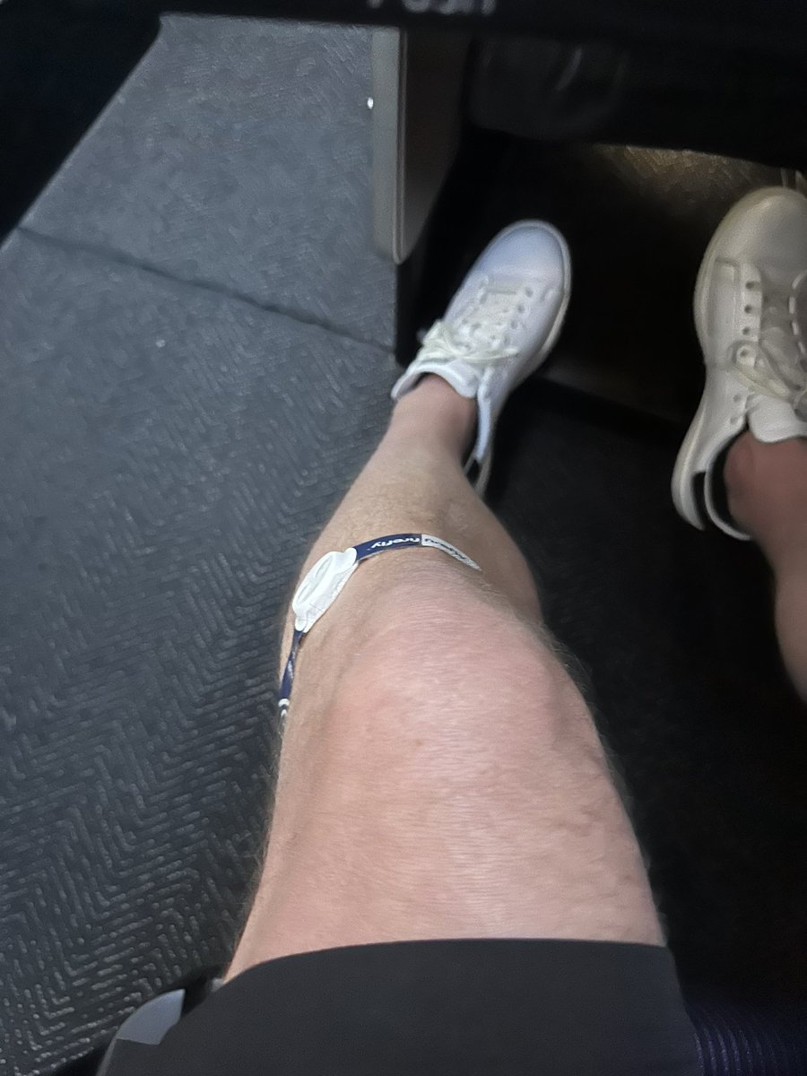 AthRecovery's tweet photo. Heard to be part of the cool kid club you had to post your @fireflyrecovery pics!  Missing you all at @NATA1950 but getting the opportunity to introduce the firefly™ to a bunch of @Wimbledon athletes so could not miss the chance!  Also getting time friends at @performbetteruk https://t.co/yttqsjF5Tc
