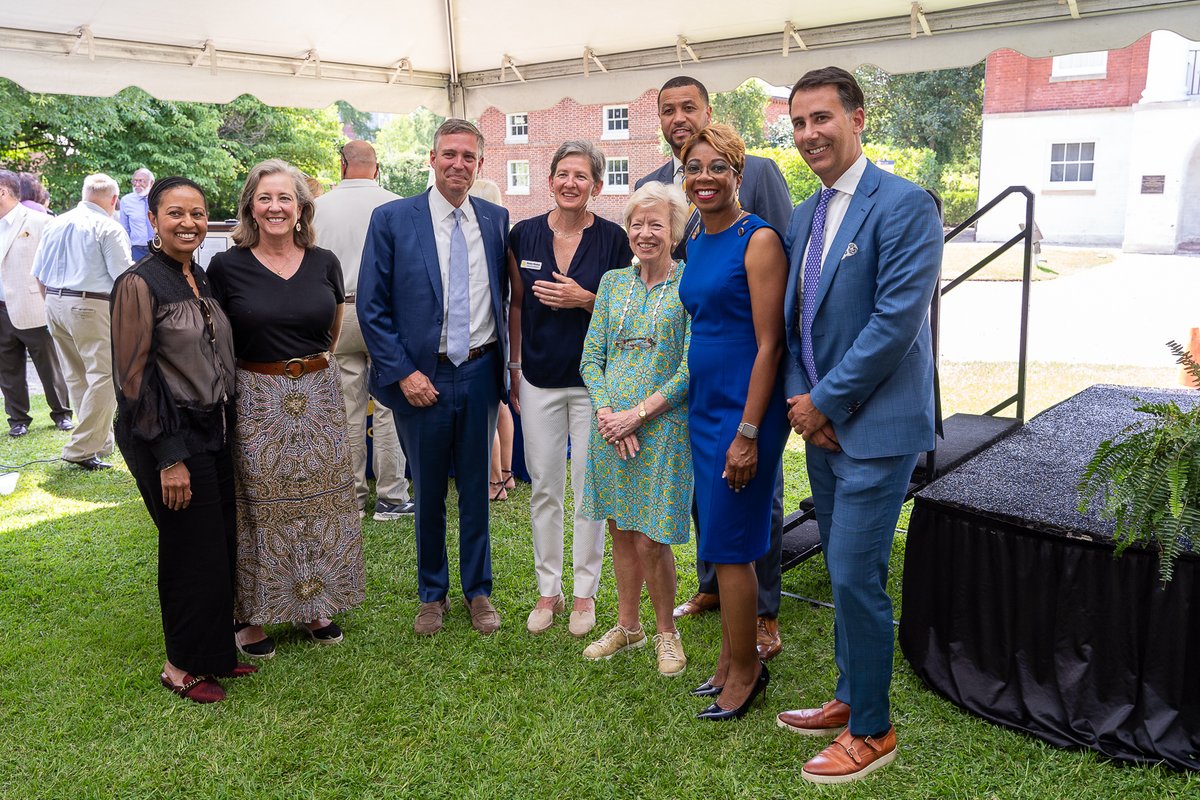 RichlandSC's tweet photo. A retirement celebration to honor Robin Waites, former executive director of @HistColumbia, was held today at Robert Mills House &amp; Gardens.

Councilwoman @teambarron7 spoke during the ceremony. Councilman @Livingston4RC was on hand to celebrate Waites as well.

#RichlandCountySC https://t.co/DSIZrAkWXr