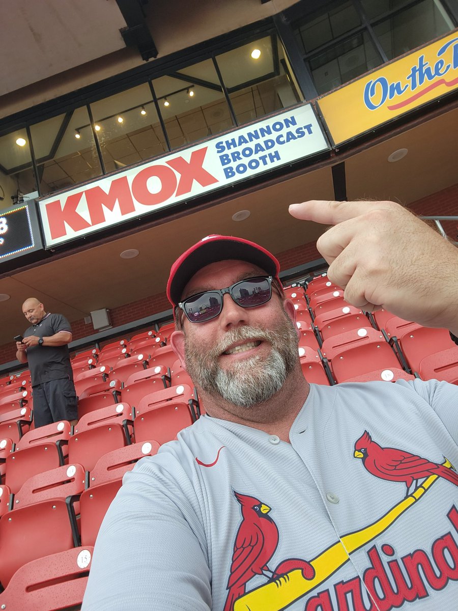 GCubed72's tweet photo. My first game with the @Cardinals at Busch Stadium ... and I'm sitting below the @KMOXSports booth! @RickyH49 #JohnRooney #GoCards #máscarreras https://t.co/xwQzUktwtH