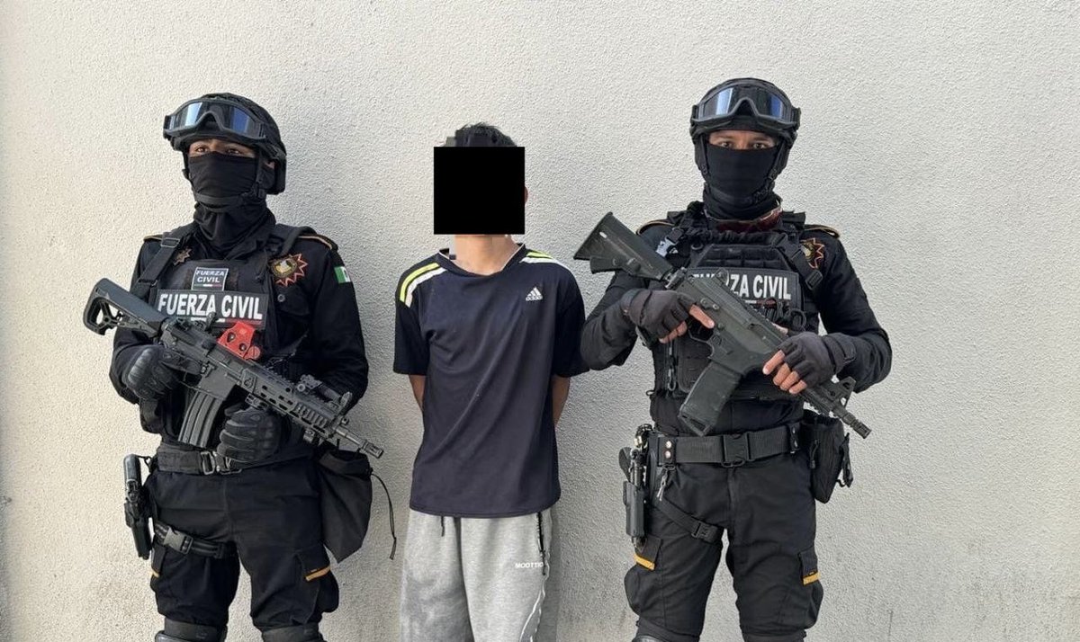 Detenido por Fuerza Civil en General Escobedo. Se le buscaba por ser generador de violencia en García, Santa Catarina y General Escobedo. Tiene orden de aprehensión por homicidio calificado, agrupación delictuosa y chantaje.