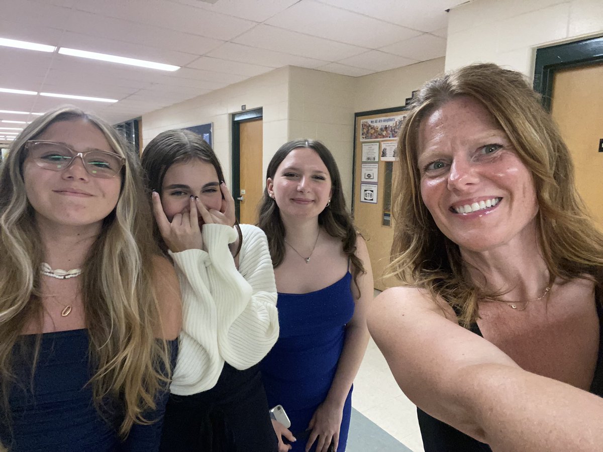 MadameMacKay's tweet photo. Graduates of 2024! The Gr. 8 teachers made sure that these graduates had an amazing send off this evening! Wishing them all a fun-filled summer break and the best of luck in high school! @GoodfellowPS https://t.co/K2UPZkE9HO