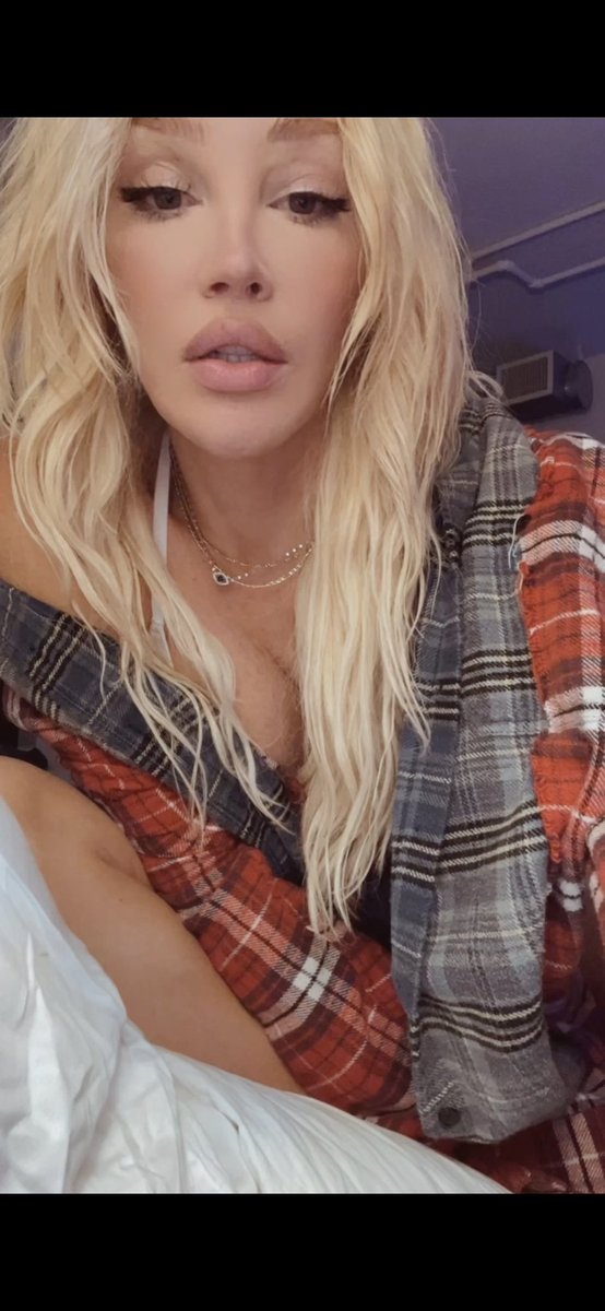 Kylie Sonique Love (@xosonique) on Twitter photo TONIGHT In West Hollywood I’ll be performing with a LIVE band at the famous <a href="/WhiskeyAGo_Go/">Whiskey A Go-Go</a> Between 11-12 but come early to enjoy live music . Doors open 8pm no cover , 21 and up TONIGHT In West Hollywood I’ll be performing with a LIVE band at the famous <a href="/WhiskeyAGo_Go/">Whiskey A Go-Go</a> Between 11-12 but come early to enjoy live music . Doors open 8pm no cover , 21 and up