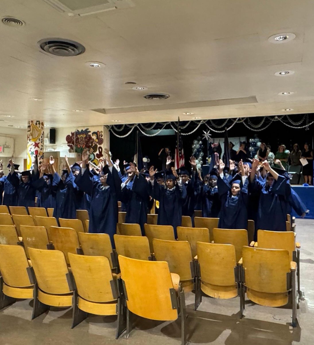 PS161BX's tweet image. Congratulations to our fifth grade graduates!!
#ibelieveinD7 #ibelieveinps161bx #Read2Succeed #ReadyfortheWorld
@csd7bx @drrpadilla @NYCSchools @DOEChancellor @UFT @FollowCSA @facenycdoe @ruxdanika @danweisbergnyc @vanessalgibson @amandaseptimo @dianaayalanyc