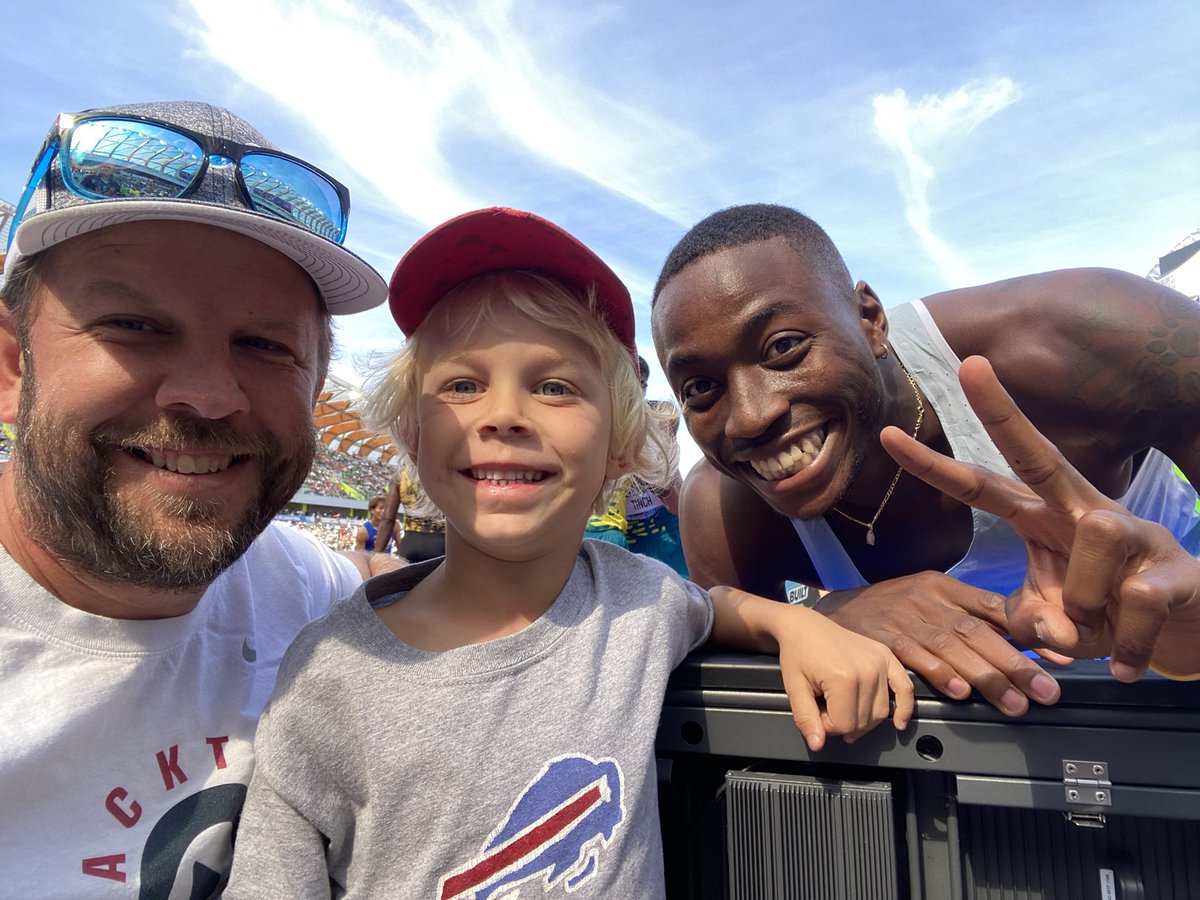That’s my son! <a href="/Flaamingoo_/">Grant Holloway, OLY</a> is a real good dude! Been friends for a decade and buddies with my son since Bowerman ceremony in 2019! True kind soul.