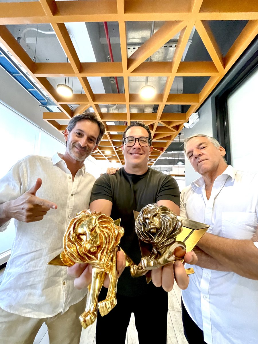 Dos Leones en Cannes: Oro en Brand Experience y Bronce en Direct, con Arroz Súper Extra. Gracias a Pipo de Maruri Global por la brillante idea y a Diego García por aprobarla. Contento de haber sido parte del proyecto. Story case: youtube.com/watch?v=EL-kcC…