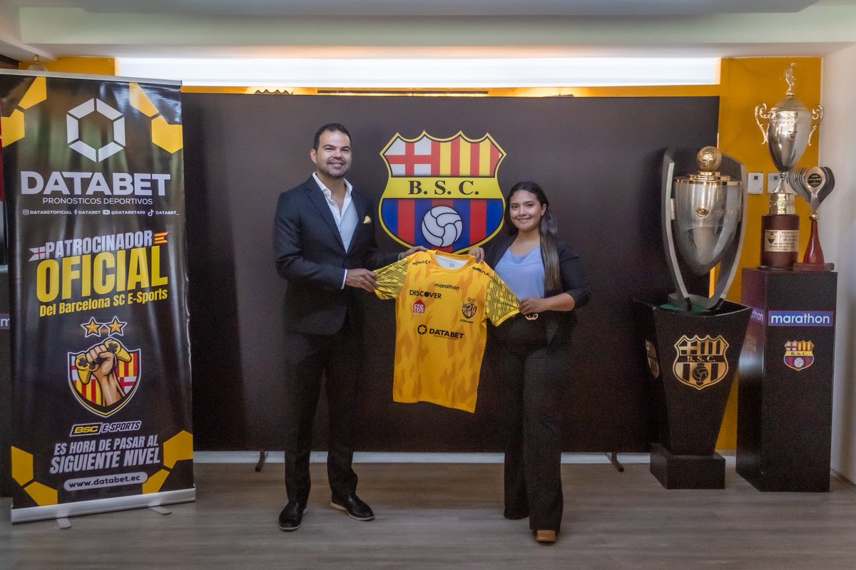 ¡Bienvenidos, #DataBet! 🤝🏻

Firmamos una nueva alianza estratégica para fortalecer el compromiso de nuestros jóvenes jugadores de #BSCeSports. 

🔗 Más detalles en barcelonasc.com.ec/2024/06/25/dat…

#BarcelonaSomosTodos 🟡⚫️