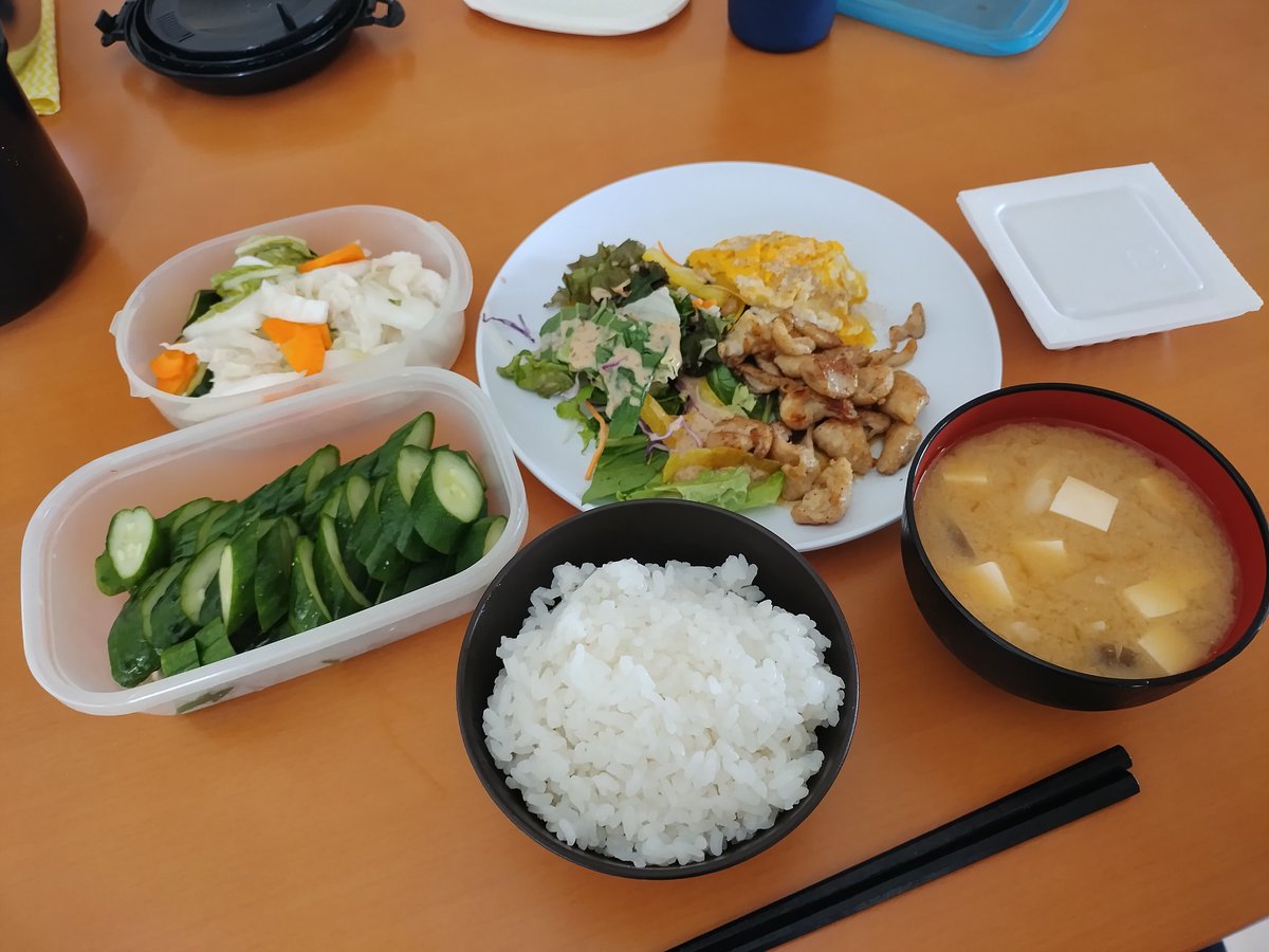 t_kobinata's tweet image. ラーメンばかりではなく実は健康的な食事もしていますw
#朝食自宅
#ボリューム朝食
#健康的な食事