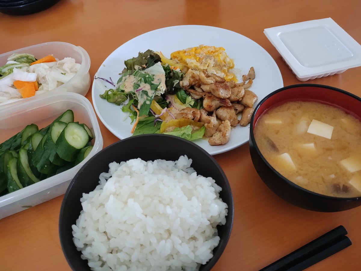 t_kobinata's tweet image. ラーメンばかりではなく実は健康的な食事もしていますw
#朝食自宅
#ボリューム朝食
#健康的な食事
