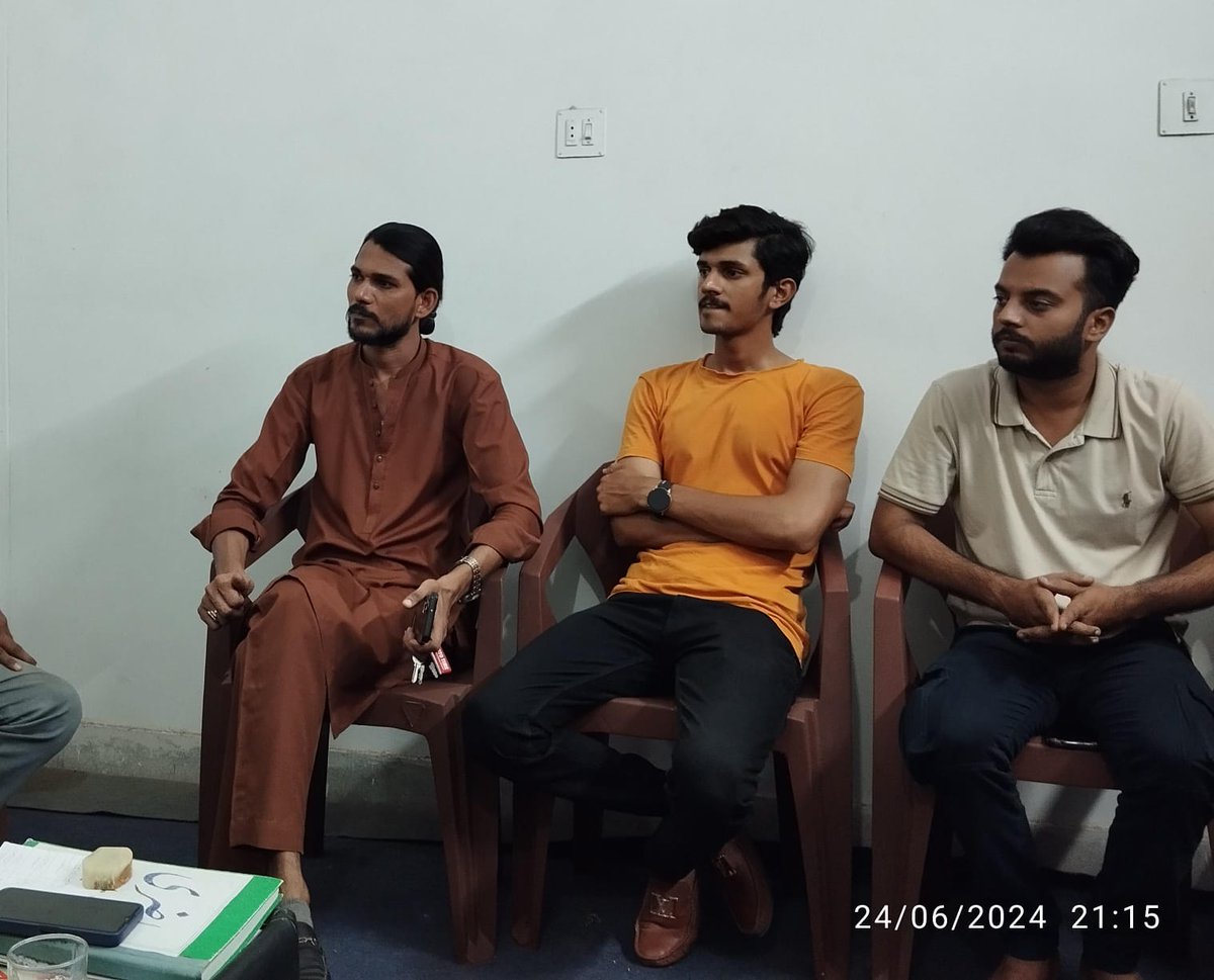 APMSOHydSector's tweet photo. اے پی ایم ایس او حیدرآباد سیکٹر کے انچارج حماد رضوان بھائی نے اراکینِ سیکٹر کمیٹی سے سیکٹر آفس پر میٹنگ کی، جس میں تمام فعال اور غیر فعال یونٹ کی کالج انتظامیہ، یونٹ کے زمہ داران، ساتھی، طالب علموں سے رابطہ کرنے کے حوالے سے اہم میٹنگ کی گئی۔

#APMSO
#APMSOHydSector https://t.co/mj7YkDoFm8