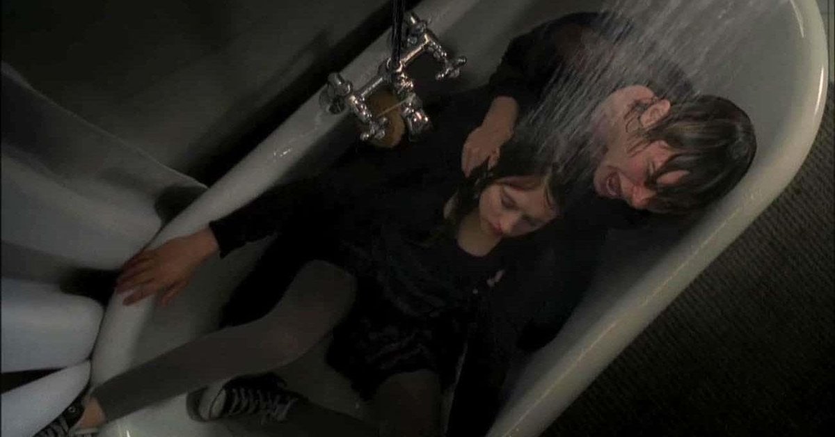 notgwendalupe's tweet photo. finding out that violet died in 'american horror story: murder house' https://t.co/Ad4rOmDluc