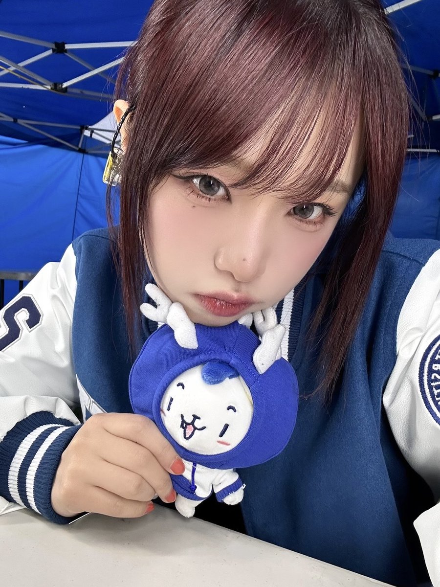 [📮YENA POST]

대학 축제의 신, 행사의 제왕, 페스티벌의 종결자.. 최예나 빵빠레 불며 등장

▶ naver.me/5r9izGFa

#최예나 #예나 #YENA