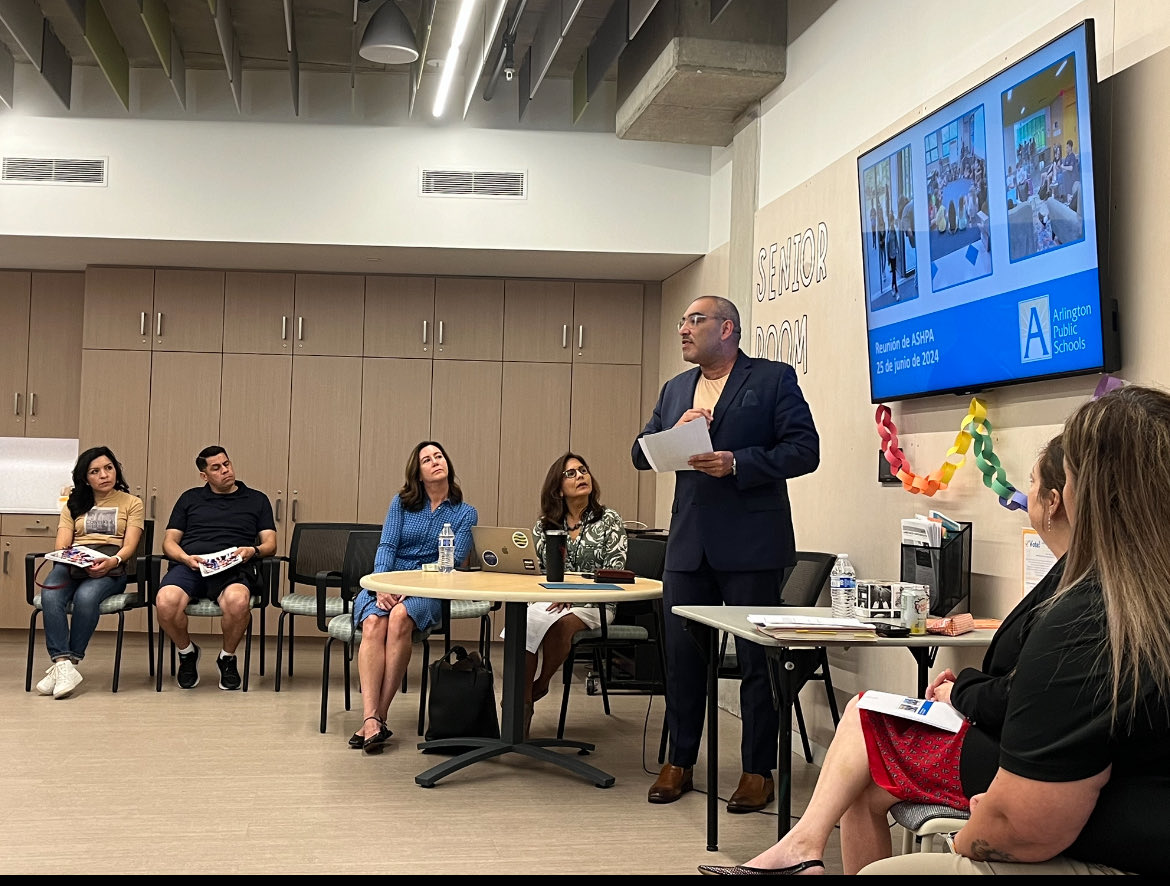 Janeth (@janeth_janeth2b) on Twitter photo ASHPA held their last meeting of the year with <a href="/SuptDuran/">Francisco Durán, Ed.D.</a> We appreciate <a href="/APSVirginia/">Arlington Public Schools</a> 4 giving us attention 2issues that pertained 2 our students.
Mil gracias padres, estudiantes por su participación.
Education isn't what U learn,it's what you do with what U learn ASHPA held their last meeting of the year with <a href="/SuptDuran/">Francisco Durán, Ed.D.</a> We appreciate <a href="/APSVirginia/">Arlington Public Schools</a> 4 giving us attention 2issues that pertained 2 our students.
Mil gracias padres, estudiantes por su participación.
Education isn't what U learn,it's what you do with what U learn