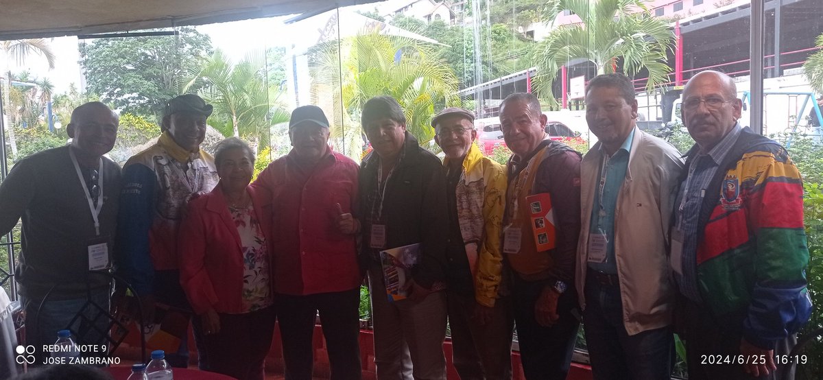 joselider1's tweet photo. Parte del equipo político regional del @PSUVTachira con el comandante Soto Rojas en VI congreso de los trabajadores universitarios , @PSUVTachira @PSUVeboruco575 @FreddyBernal https://t.co/J3hoKh6tkA
