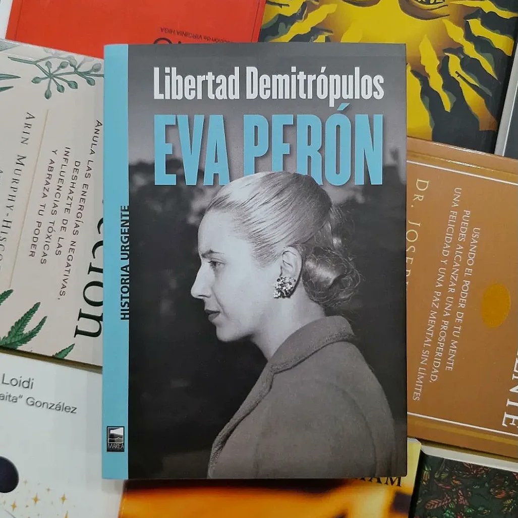 Marea Editorial (@mareaeditorial) on Twitter photo Presentamos "Eva Perón" (Marea), de Libertad Demitrópulos, una joya histórica y literaria, a la altura del mito que retrata.
¡Ya está en todas las librerías!
<a href="/mareaeditorial/">Marea Editorial</a>
<a href="/ConstanzaBrunet/">Constanza Brunet</a>
#NoraDominguez
<a href="/veronicaabdala/">Verónica Abdala 💚</a>
<a href="/delfondo_colima/">LibreríaDelFondo Col</a> Presentamos "Eva Perón" (Marea), de Libertad Demitrópulos, una joya histórica y literaria, a la altura del mito que retrata.
¡Ya está en todas las librerías!
<a href="/mareaeditorial/">Marea Editorial</a>
<a href="/ConstanzaBrunet/">Constanza Brunet</a>
#NoraDominguez
<a href="/veronicaabdala/">Verónica Abdala 💚</a>
<a href="/delfondo_colima/">LibreríaDelFondo Col</a>