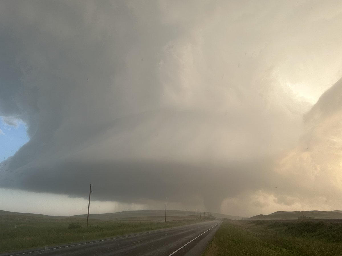 rehill57's tweet image. Monster tornado near Whitman Nebraska right now! Holy crap!