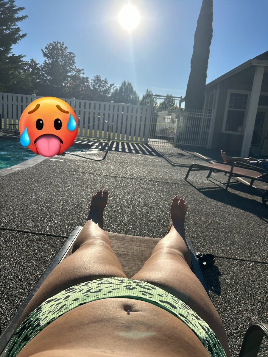 thickredd24's tweet photo. Enjoying the sun 😍 Toes and tummy out 🔥 Let me take my titties out for you next 
#fatgirl #pawg #bbw #findom #paypig #paypalslave #Onlyfans #plussizemodel https://t.co/QA9VxU8E5J