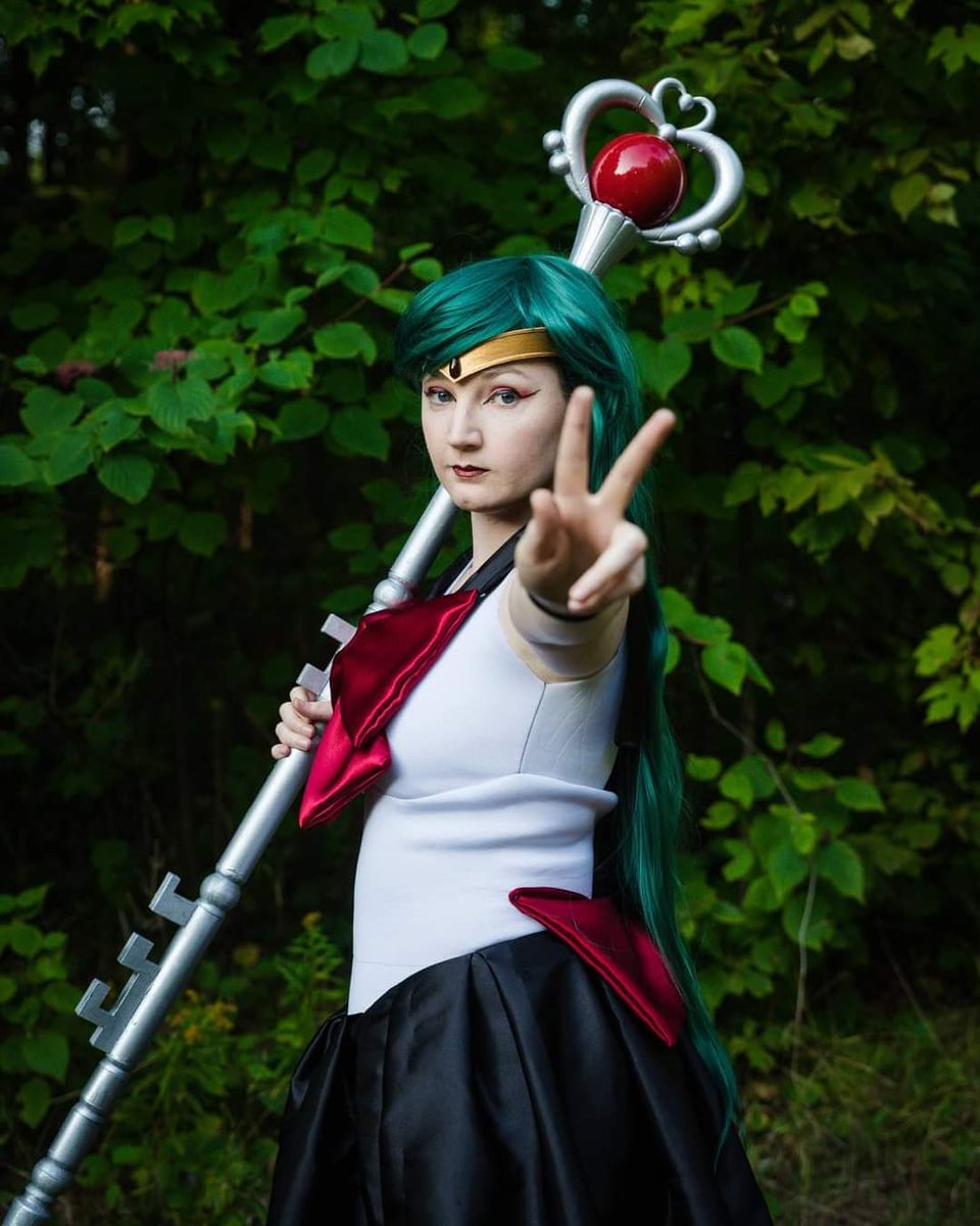 While I still adore this set, it's time I remade Pluto. She was a quick build for a group and was made while I was going through many health issues so it isn't the best.
It's going to be so much fun to revisit this cosplay.
#SailorMoon #Cosplay #GuardianOfTime #CosplayCommunity