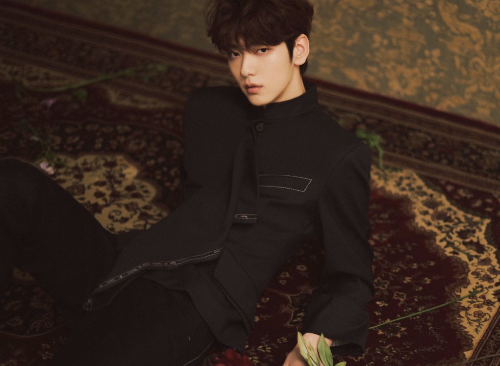 CSBZONES's tweet image. we’re finally getting magazine soobin back &amp;amp; this time as the cover

PAGE SOOBIN 1ST MAGAZINE COVER
#SOOBINxMENSUNO