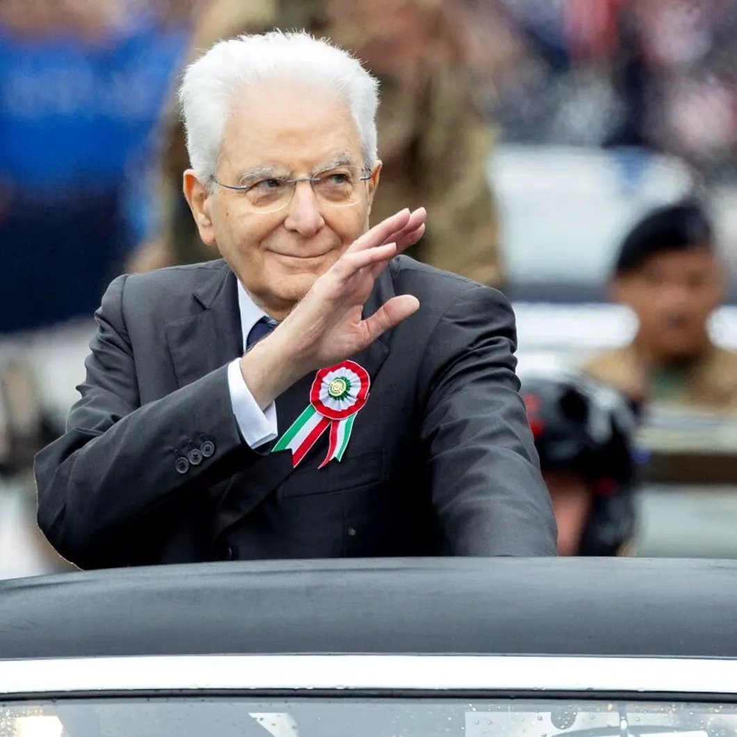 Un applauso sincero al Presidente Mattarella che ha scoperchiato prima e sta bloccando ora una grossa scorrettezza della destra.

I furbetti di Lega e Forza Italia, approfittando dell'attenzione mediatica su altro, hanno provato a infilare nel decreto legge Coesione due