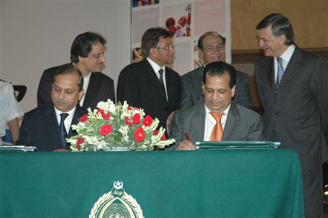 mtiworldwide's tweet image. Throwback to MTI’s meeting with the then Pakistani President - Pervez Musharraf, on our project to develop Pakistan's National Export Strategy.

Along with Mr. Tariq Ikram, Chairman of TDAP (Trade Development Authority) @karachi

#MTIConsulting #StrategyConsulting #Pakistan #TDAP