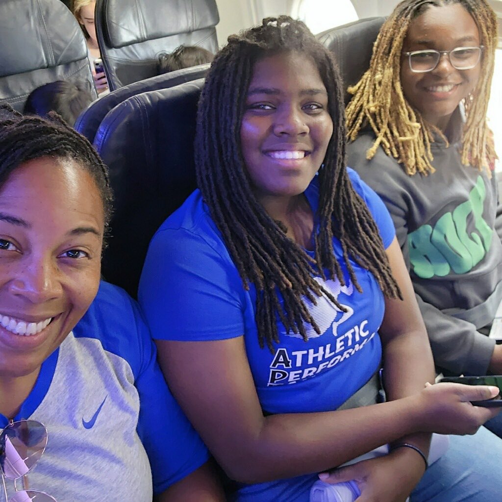 AmayaTHELEFTYDixon tweet media